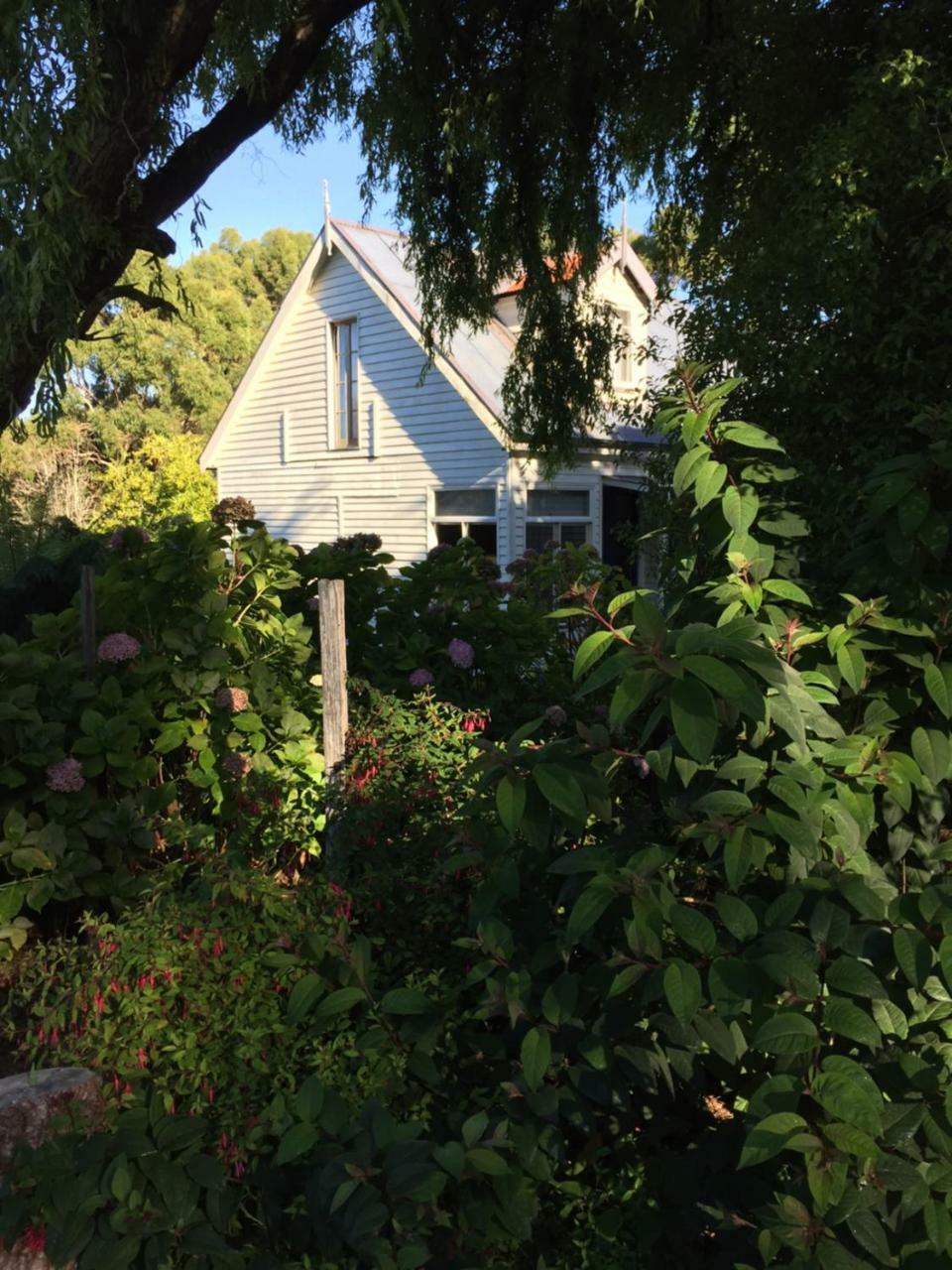 Harrison House Bed & Breakfast Strahan Exterior photo